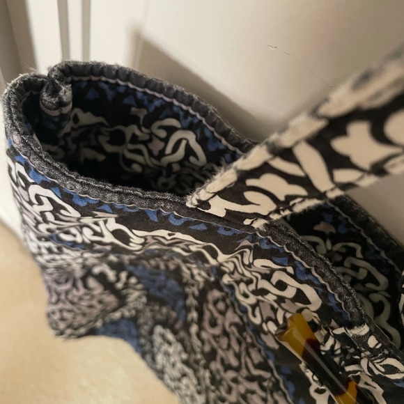 Vera Bradley Tote Retired Canterberry Cobalt. - Picture 6 of 7